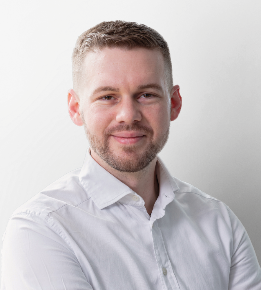 Geringer_Bjoern_Hintergund_900x1002_260216